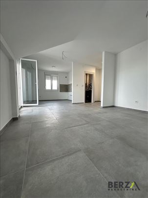 Novi Sad, Veternik, Stan, 3.5, 80,00m2