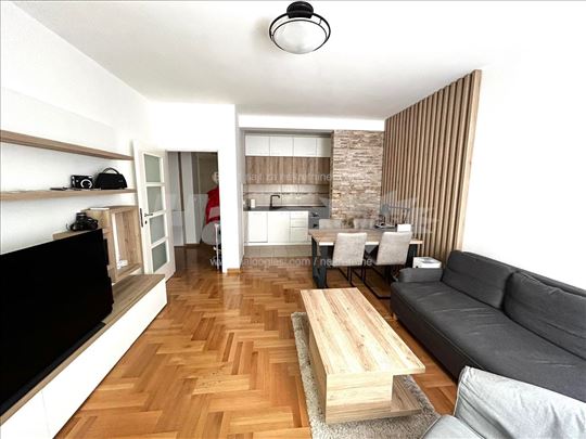 Novo opremljen 2.0 stan srce Vračara