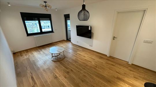 Palata Vizantija, nov,neuseljavan,garaža, ID 25070