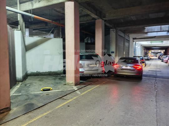 Parking mesto, YUBC, 13 kvm