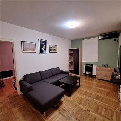 Pet friendly, namešten, odmah useljiv