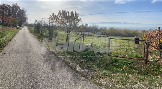 Preljina plac, asfalt, voda, struja, pogled 38,81a
