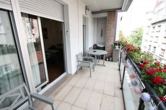 Prostran moderan stan, Kalenić pijaca, ID 5453