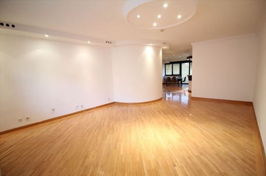 Prostran stan za kancelarijski prostor, ID 9134