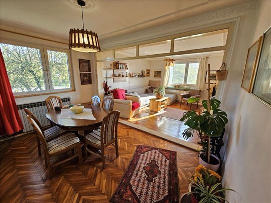 Renovirana i nameštena kuća u centru Koraćice ID#1