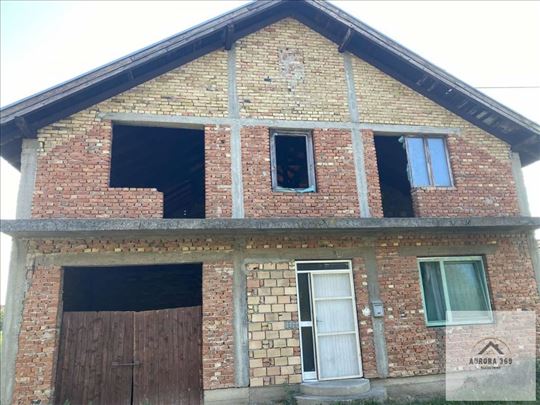 Ruma, Sedmosobna Prostrana KuĆa, Plac 794m2