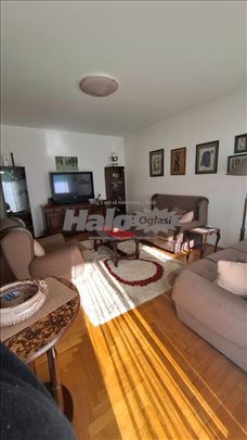 Svetao,renoviran,kompletno namešten,dvoiposoban st