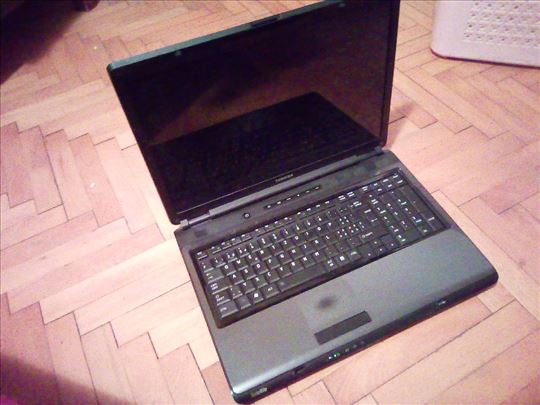 Toshiba L350 sa punjačem, mišem 4Gb Ram za delove