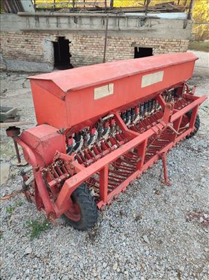 Zitna sejalica IMT 23 lule