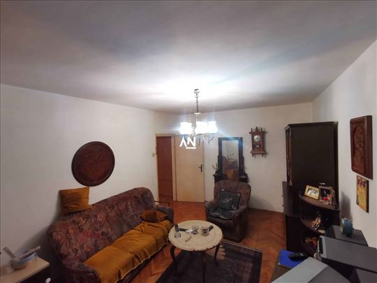 Zvezdara, Crveni Krst, 2.0-soban stan ID#27931