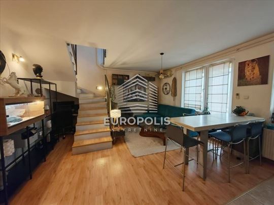 Duplex, penthouse sa garažom, Konjarnik