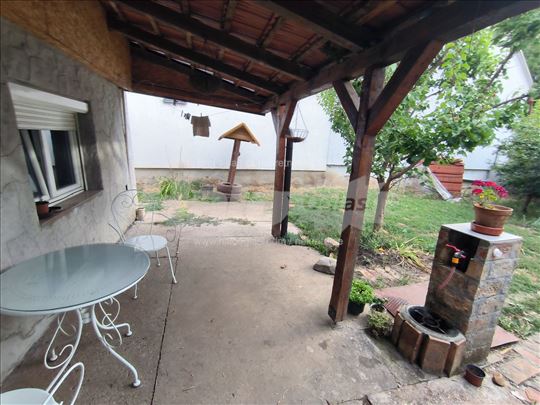 Dve kuće (etno i spratna) kod Motela, Zrenjanin.