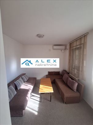 Garsonjera na Bulevaru Evrope