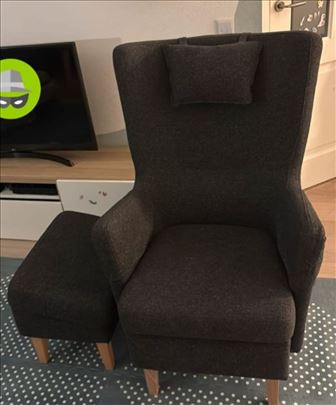 Ikeina fotelja sa naslonom za noge 