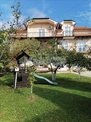 Izdaje se Lux stan70m2 potpuno nov prelepim pogled