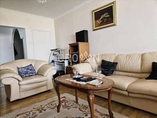 Izdaje se odličan 2.0 stan u Zemunu ID#1715