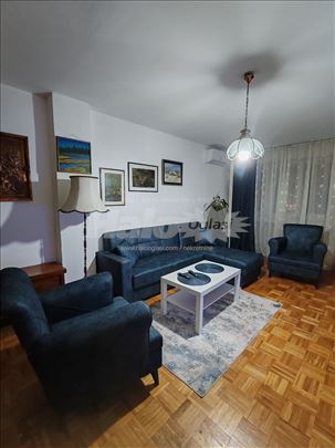 Izdaje se stan u bloku 70, 58 kvadrata.