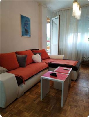 Jednoiposoban stan na Novom Naselju !