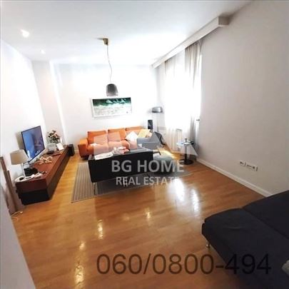 Lux 3.0 stan kod Vukovog spomenika sa garažom, Ćir