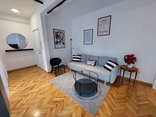 Lux, 3.0 stan, kod pešačke zone, ID 1296