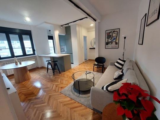 Lux, renoviran stan, Kralja Petra, ID 1296