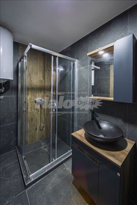 Nov,odmah useljiv,uknjižen,sa spavaćom sobom