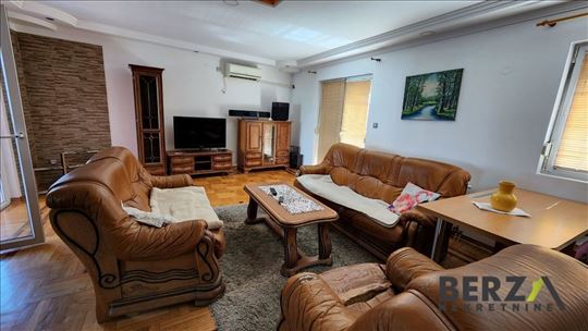 Novi Sad, Petrovaradin, Stan, 6, 200,00m2