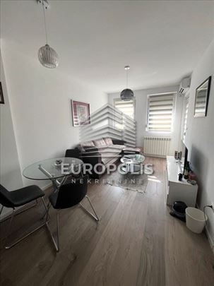 Novogradnja sa parkingom, 2.5, Karaburma