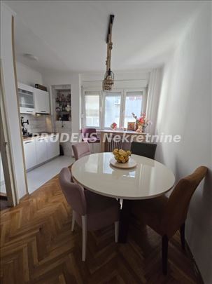 Centar, 2.0,  sa dva parking mesta