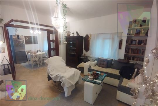 Odličan renoviran stan kod opštine Vračar