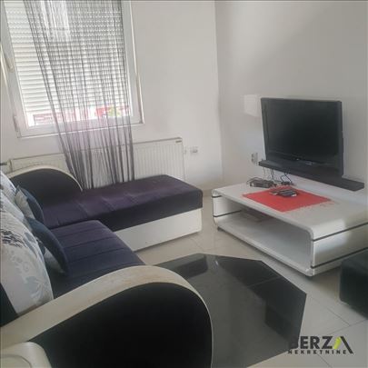 Petrovaradin, Stan, 4, 98,00m2