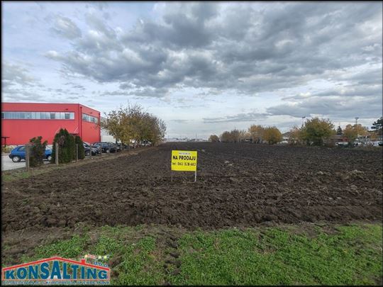 Plac u radnoj zoni Stara Pazova, šifra 047