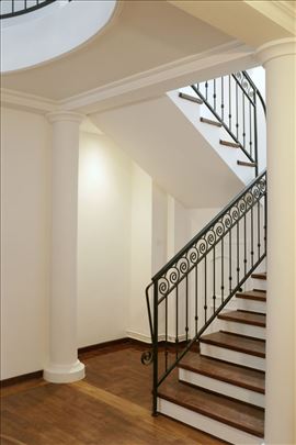 Savršen poslovni prostor sa parking mestom