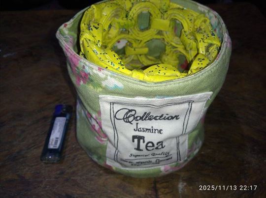 Prazno pakovanje čaja od jasmina u platnenoj vreći