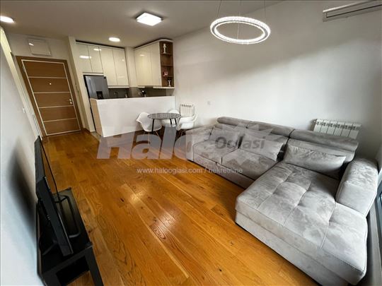 Prodaje se dvosoban stan, Vozdove Kapije