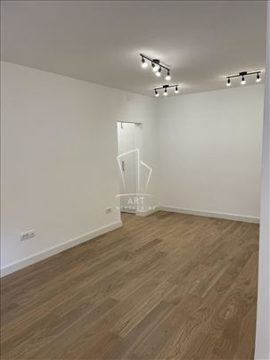 Renoviran 2.0 stan, na odličnoj lokaciji ID#12992