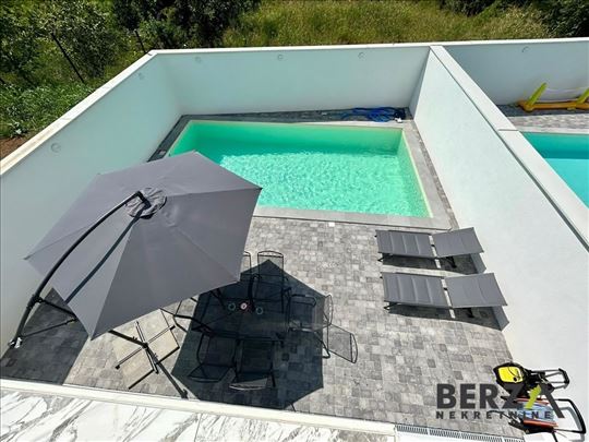 Sremska Kamenica, Kuća, 4, 180,00m2