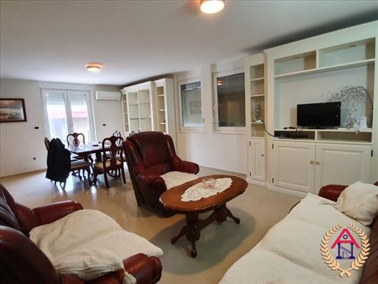 Sremska Kamenica, Tatarsko Brdo, Kuća, 4, 150,00m2