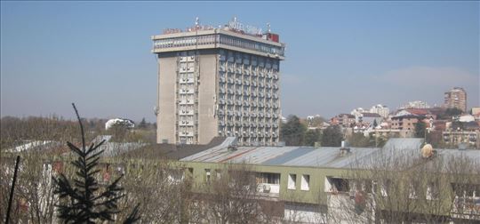 Šumice-Ustanička 67m2, 2,5sob 4.sprat, lodja, 2 kl