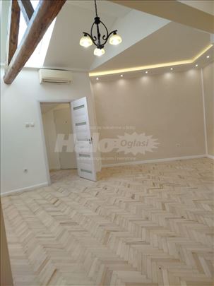 Svetao trosoban stan u strogom centru