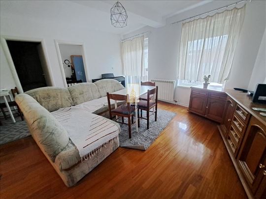 Uknjižen dvoiposoban stan kod Gradske bolnice 54m2