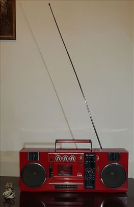 Vintage Red Sharp GF-7300HR iz 1978 Godine