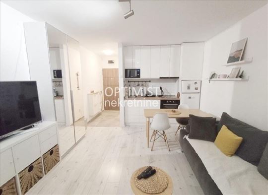 Banovo brdo, renoviran, uknjižen, useljiv ID#3231