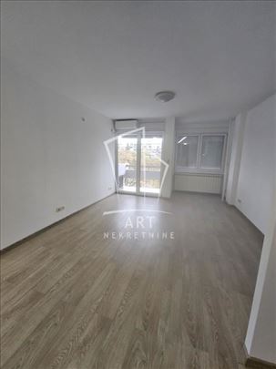 Blok 23 , 3.0 renoviran stan ID#13016