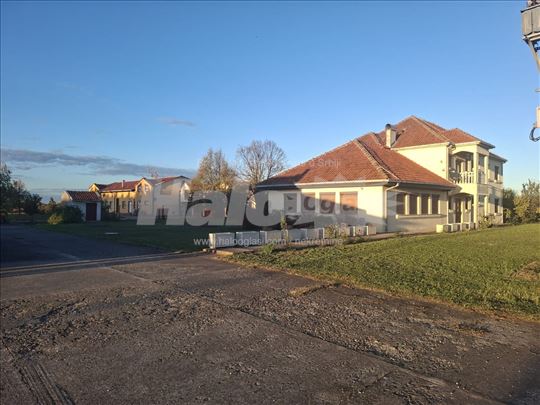 Eksluzivna ponuda-Plac sa objektima, Ovcanski put