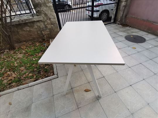 Ikea trotten radni sto