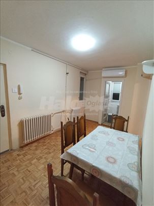 Izdajem u Milana Vujaklije