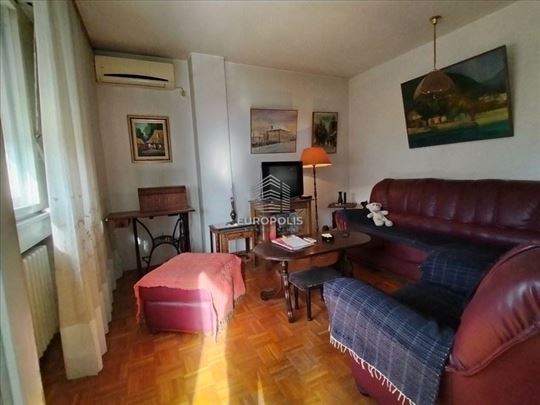 Jurija Gagrina, Blok 70, Piramida