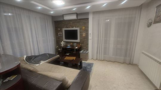 Lekino brdo, 58m2+37m2 dvorište