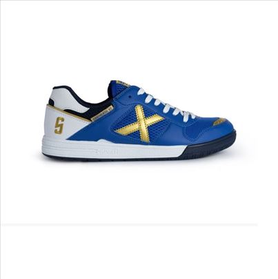 Munich Continental V2 Football Trainers Mens